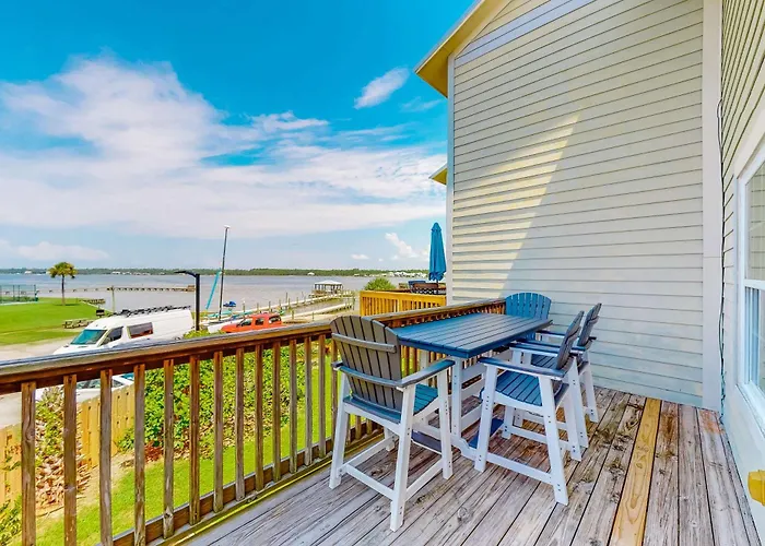 Holiday home Crow's Nest B10